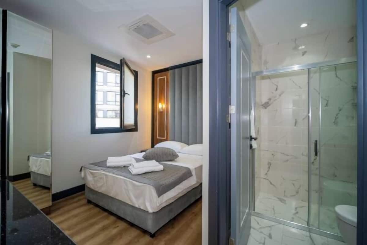 1 bedroom, soundproofing, iron/ironing board, free WiFi