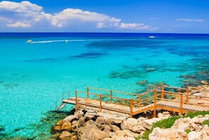 Beach - Villa Eagles Nest - Four Bedroom Villa, Sleeps 9 (Pachyammos)