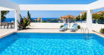 Villa Eagles Nest - Four Bedroom Villa, Sleeps 8