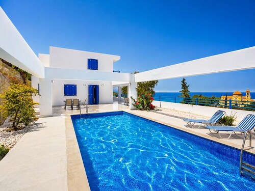 Villa Eagles Nest - Four Bedroom Villa, Sleeps 9