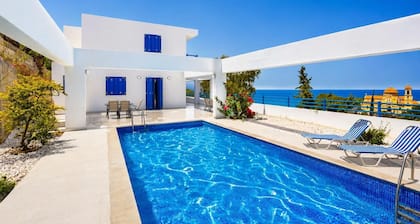 Villa Eagles Nest - Four Bedroom Villa, Sleeps 9