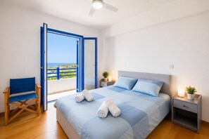 4 bedrooms, iron/ironing board, WiFi, bed sheets - Villa Eagles Nest - Four Bedroom Villa, Sleeps 9 (Pachyammos)