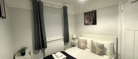 2 bilik tidur, Wi-fi percuma, cadar katil