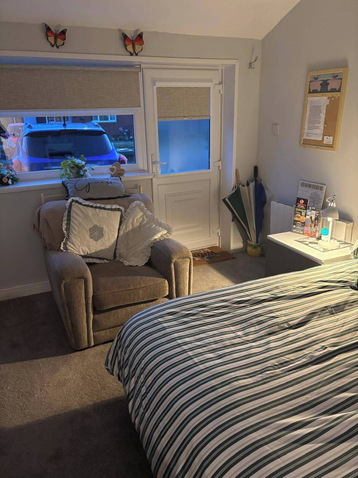 Iron/ironing board, free WiFi, bed sheets