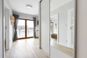 Apartment (13/16) | 1 bedroom, iron/ironing board, cribs/infant beds, free WiFi - Native Apartments Barska 13 (Kraków)
