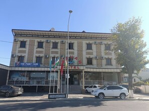 Outdoor wedding area - DAVAN HOTEL (Tashkent)