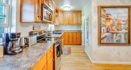 1 Mi to Red Rock Canyon: Old Downtown Loft