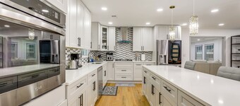 2 Mi to Truist Park: Marietta Home w/ Pool Table