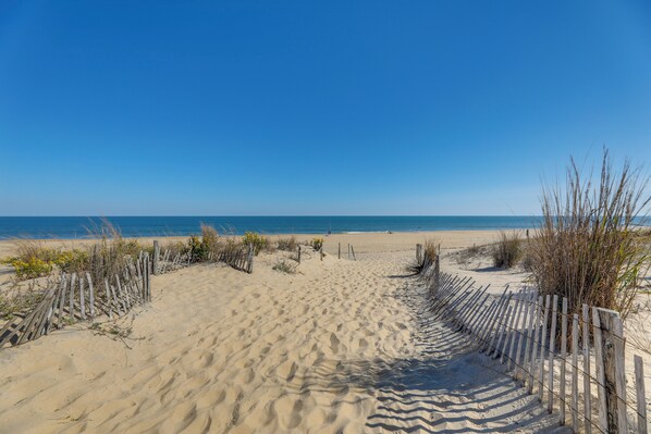 Apartment (4 Bedrooms) | Interior - Steps to Ocean: Colorful Abode in Fenwick Island (Fenwick Island)