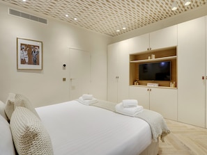 1 habitación, tabla de planchar con plancha, cuna de viaje y wifi