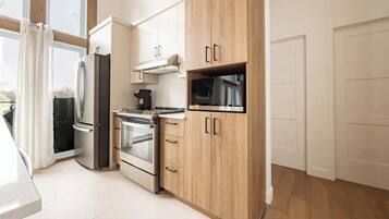 Fridge, microwave, oven, dishwasher