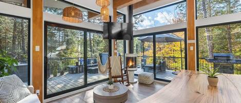 TV, fireplace, stereo