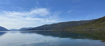 Walsh Cottage on the shores of Lake McDonald