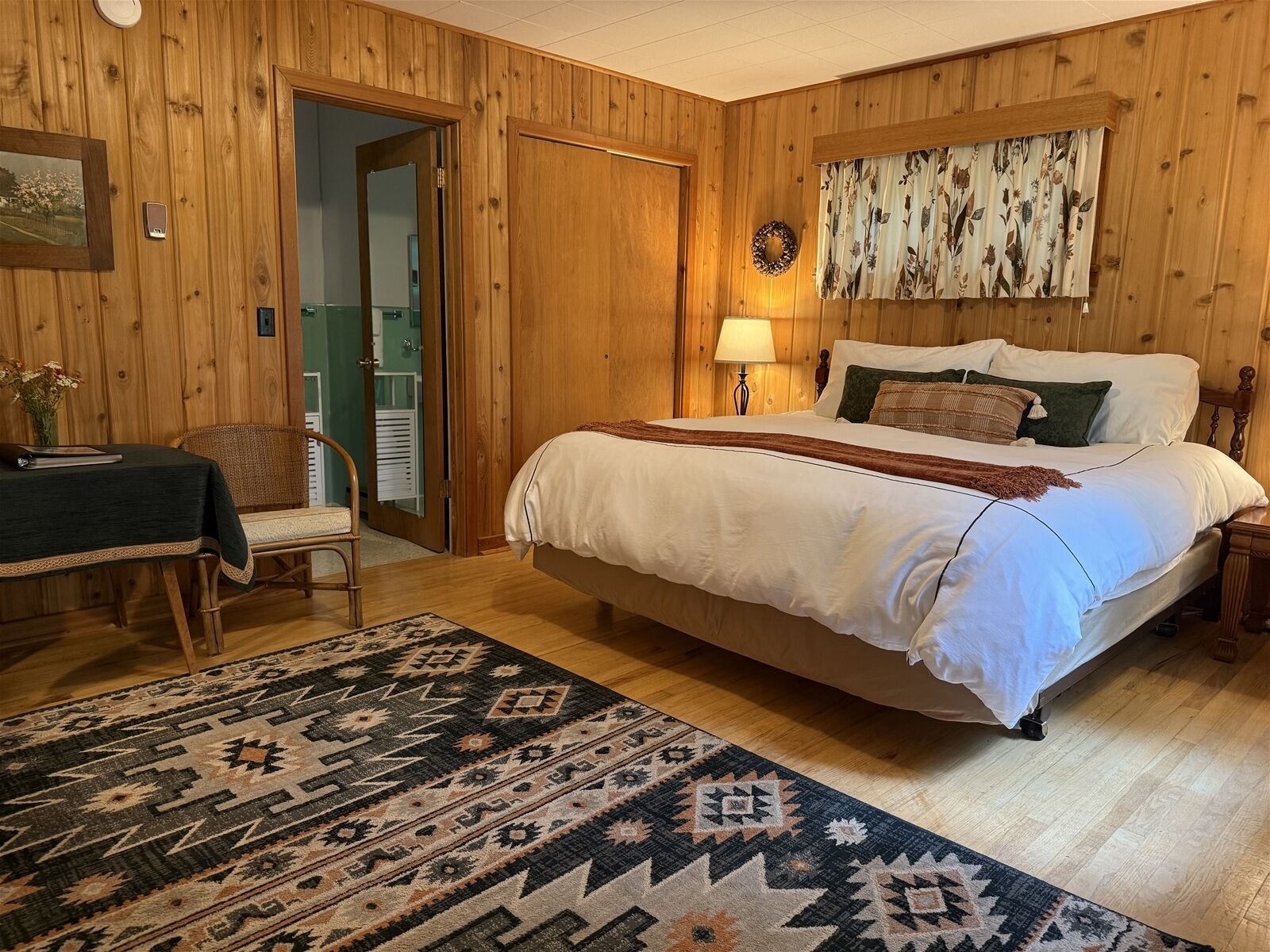 1 chambre, fer et planche à repasser, accès Internet, draps fournis