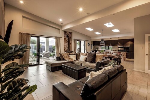 STYLISH AND SOPHISTICATED TWO STOREY RETREAT WITH SPARKLING POOL