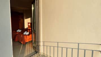 Habitación triple estándar | Terraza o patio
