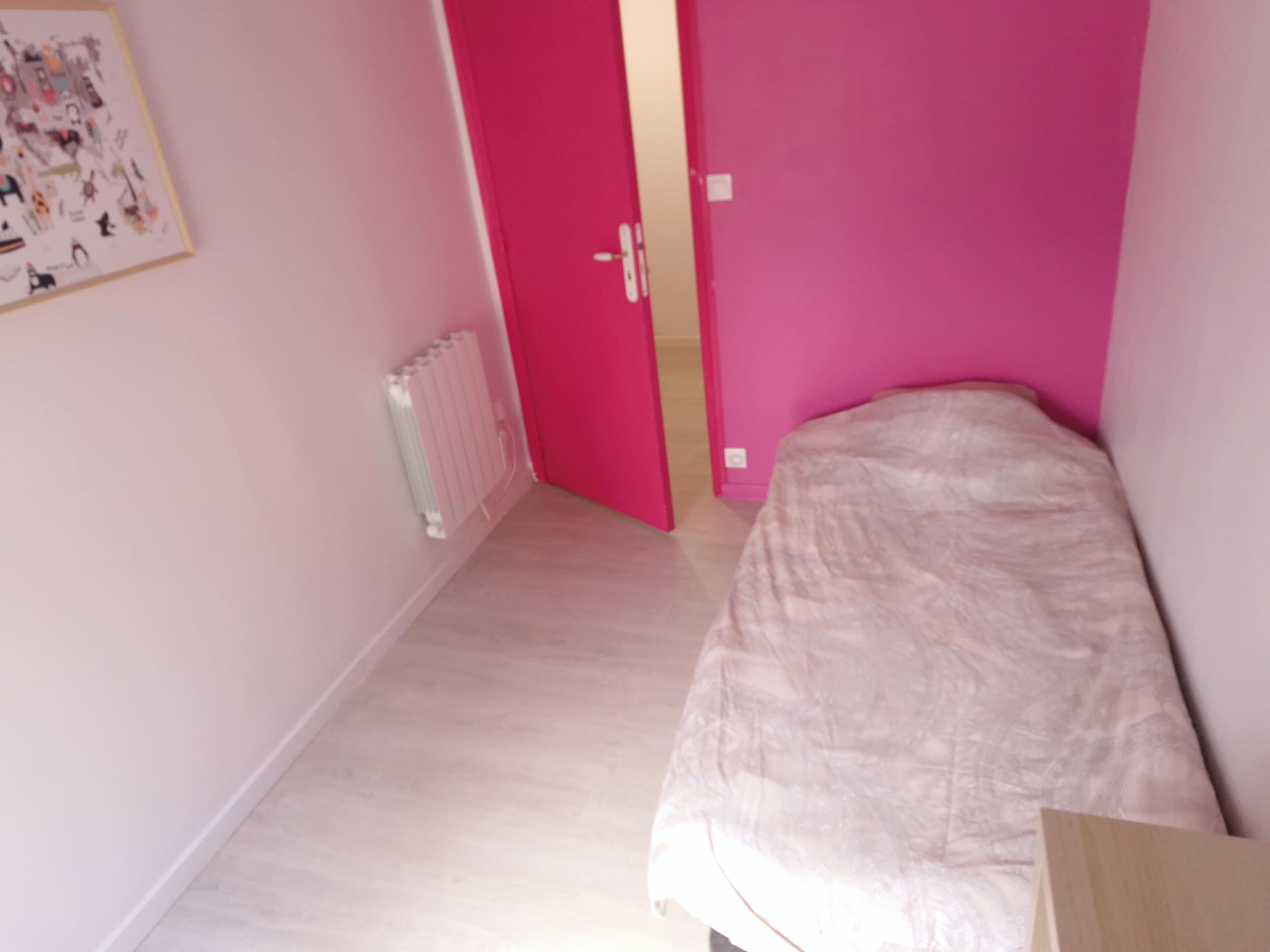 3 slaapkamers, een strijkplank/strijkijzer, beddengoed