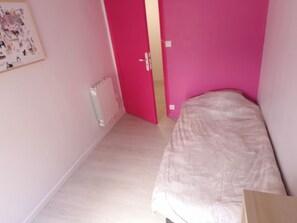 3 Schlafzimmer, Bügeleisen/Bügelbrett, Bettwäsche