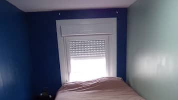 3 slaapkamers, een strijkplank/strijkijzer, beddengoed