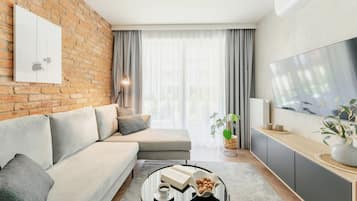 Deluxe Apartment, Pets Allowed, Beachside | 1 bedroom, premium bedding, individually decorated