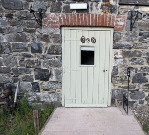 Exterior - Drewe Arms Bunk Rooms (Exeter)