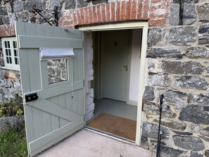 Exterior - Drewe Arms Bunk Rooms (Exeter)