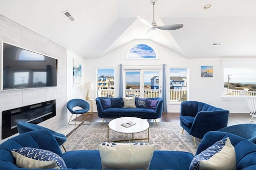 Semi Ocean Front Luxury Home, Pool, Spa, Game Room