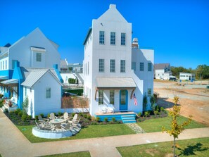 Exterior - Carbon Summary:<br>Eleva (Carlton Landing)