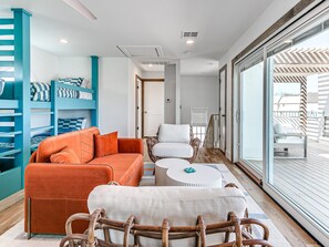 4 quartos, ferros/tábuas de passar roupa, Wi-Fi, roupa de cama