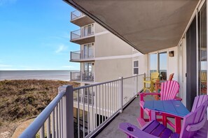 Property grounds - Serene Oceanfront 3 bedroom condo with breathtaking views (North Topsail Beach)
