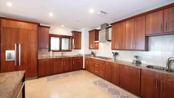 微波炉、烤箱、炉灶、洗碗机