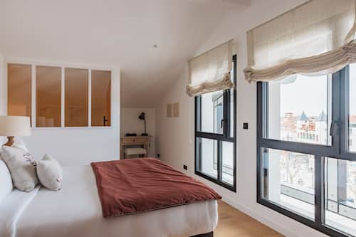 Apartment | In-room safe, laptop workspace, soundproofing, iron/ironing board