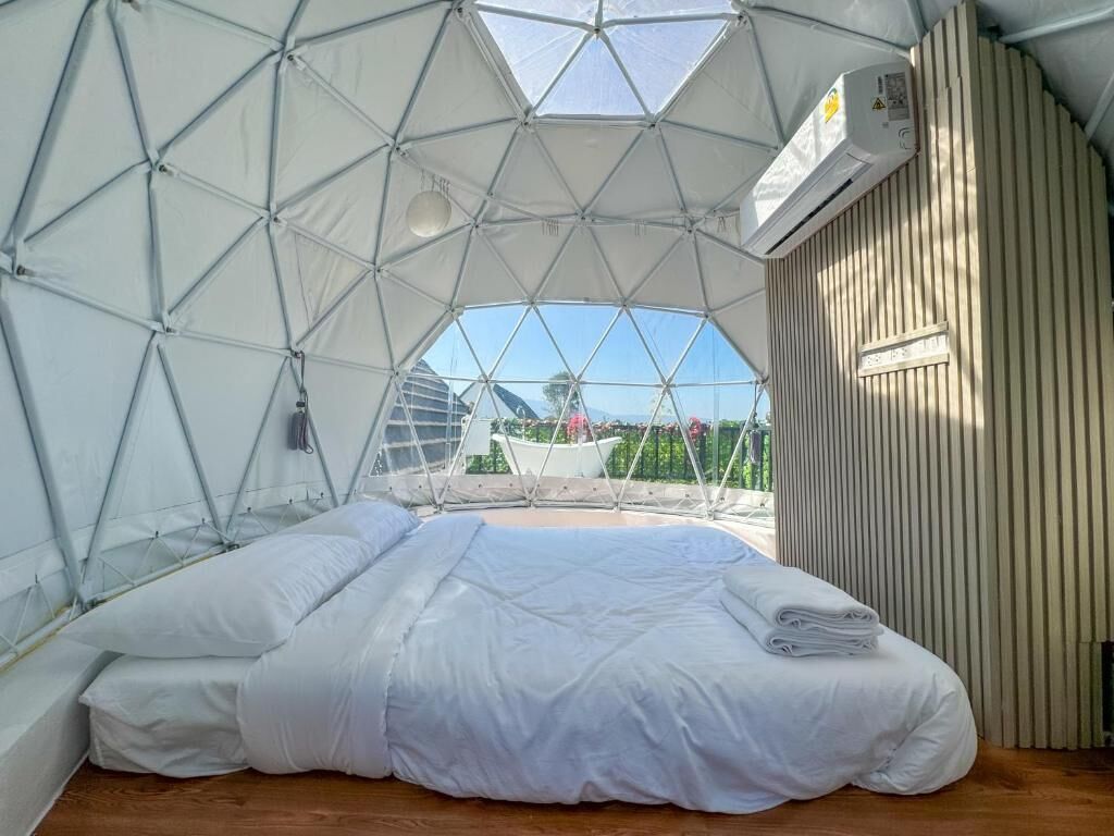 Familievilla, bassengutsikt | Utsikt fra rommet