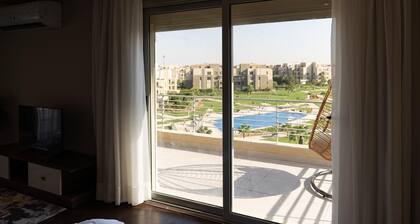 Cozy studio with Pool View, WiFi and AC in serene Palm Parks