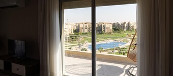 Cozy studio with Pool View, WiFi and AC in serene Palm Parks