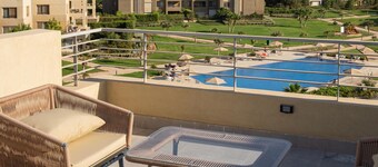 Cozy studio with Pool View, WiFi and AC in serene Palm Parks