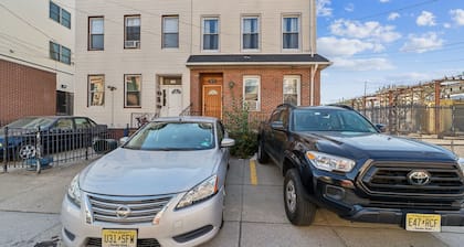 Stylish Jersey City Escape Near Nyc 1 Bedroom Condo