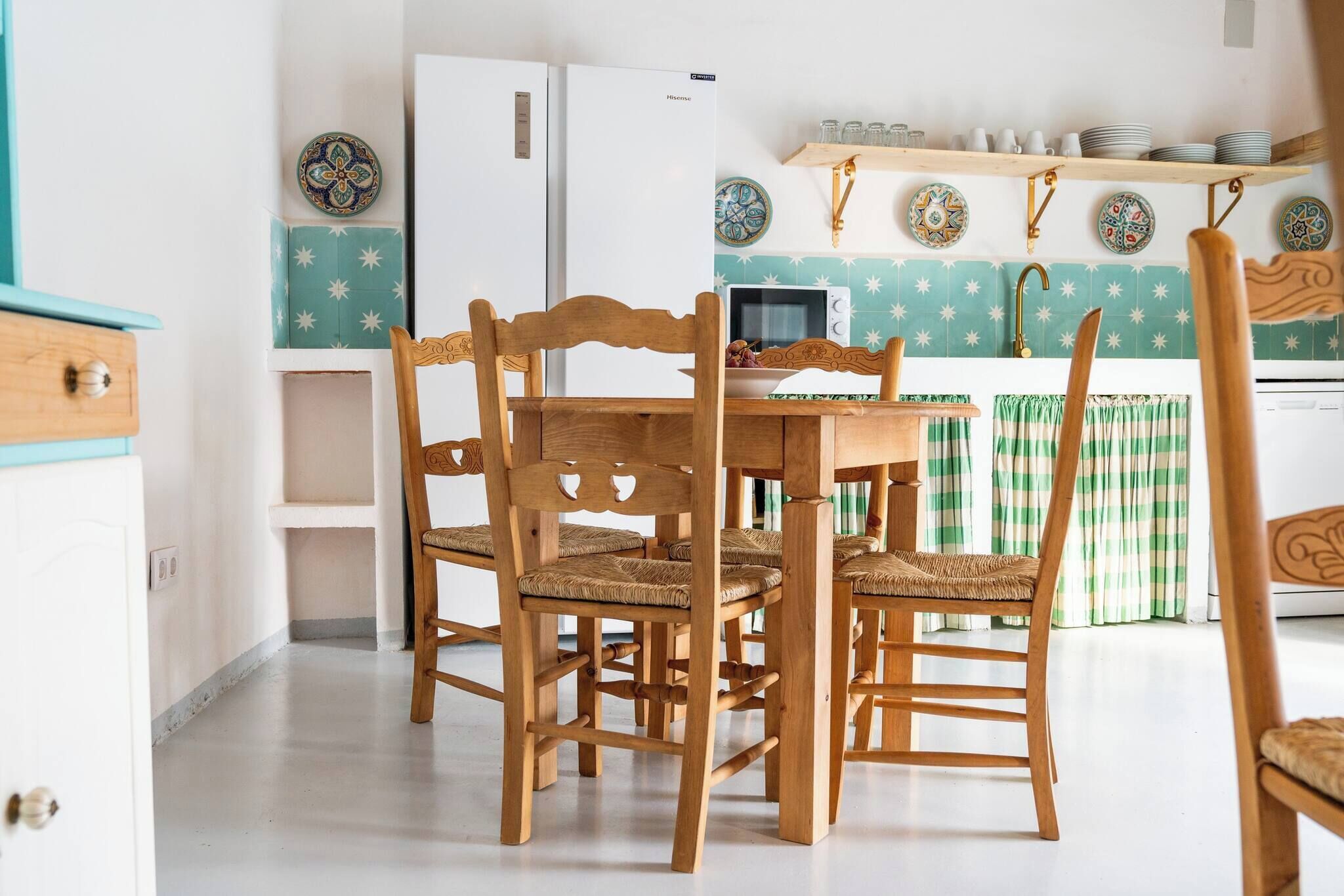 House, 6 Bedrooms, Smoking, Balcony | Dining