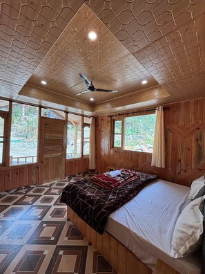 1 bedroom - Moksha Cafe & Cottages: Your peaceful escape with stunning Kasol views!" 1 (Kullu)