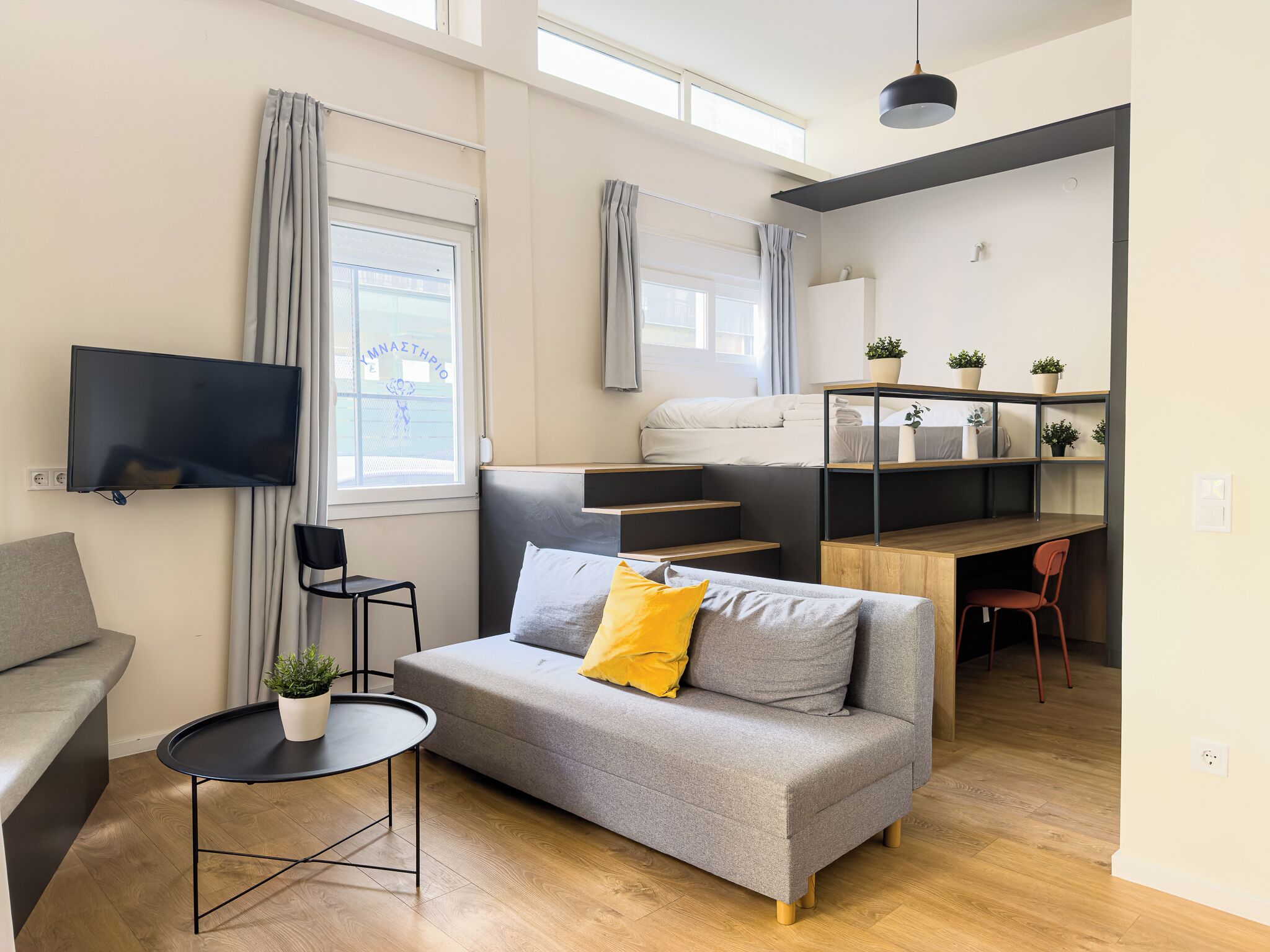 Deluxe Studio Suite | Hypo-allergenic bedding, blackout drapes, soundproofing, free WiFi