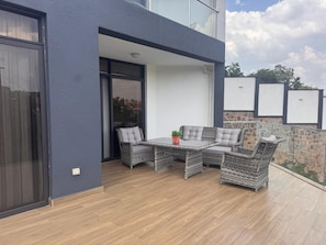 Apartamento luxo, sacada | Terraço/pátio