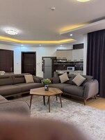 Una Smart TV, una chimenea, Netflix, películas de pago