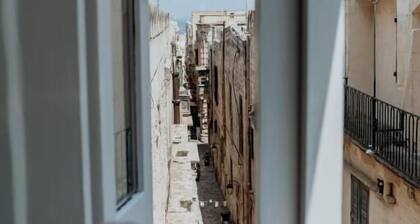 King Charles Boutique