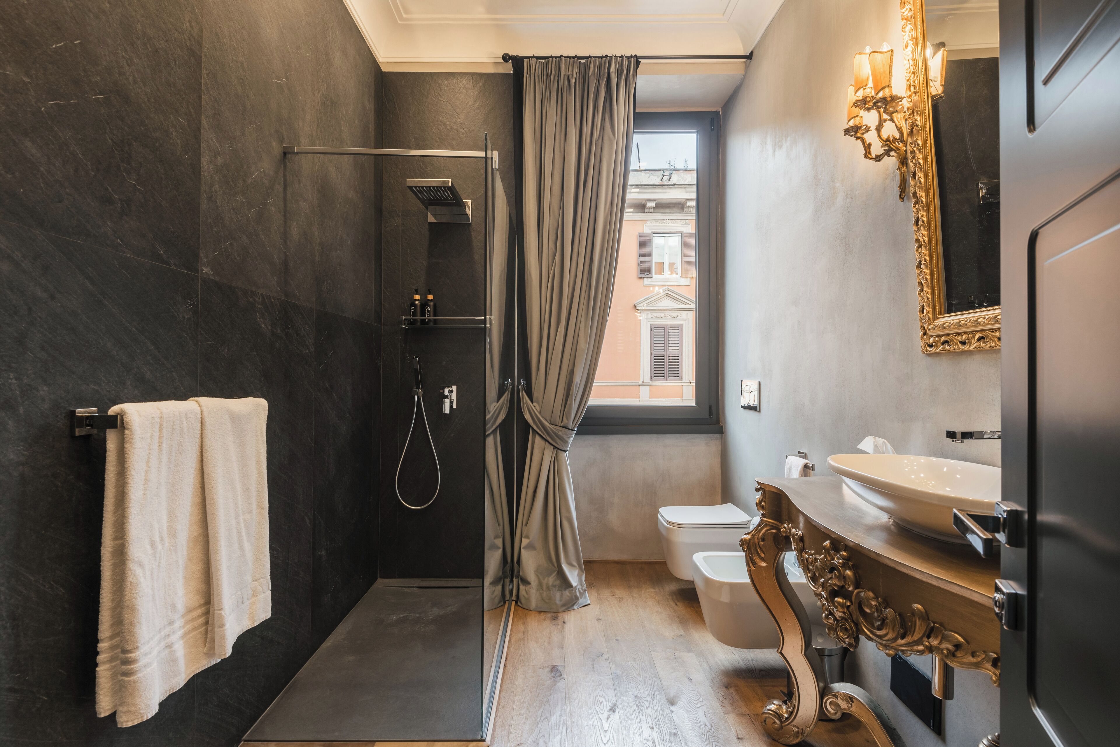 Shower, hair dryer, bidet, towels
