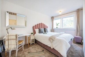 3 chambres, rideaux occultants, fer et planche à repasser, Wi-Fi gratuit