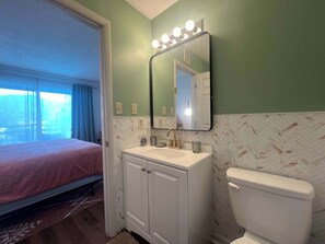 Douche, sèche-cheveux