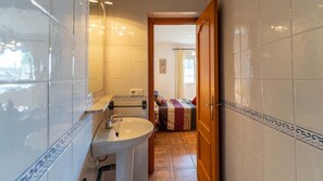 Douche, serviettes fournies