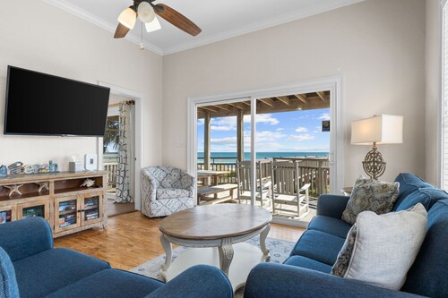 Sunflower Mama, a gulf front home.