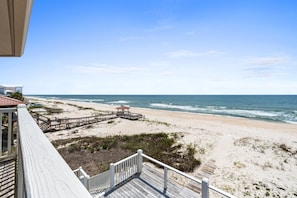 On the beach - 1st Dibs, Gulf front, private pool (St. George Island)