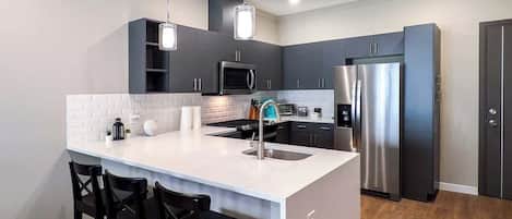 Microwave, oven, stovetop, coffee/tea maker